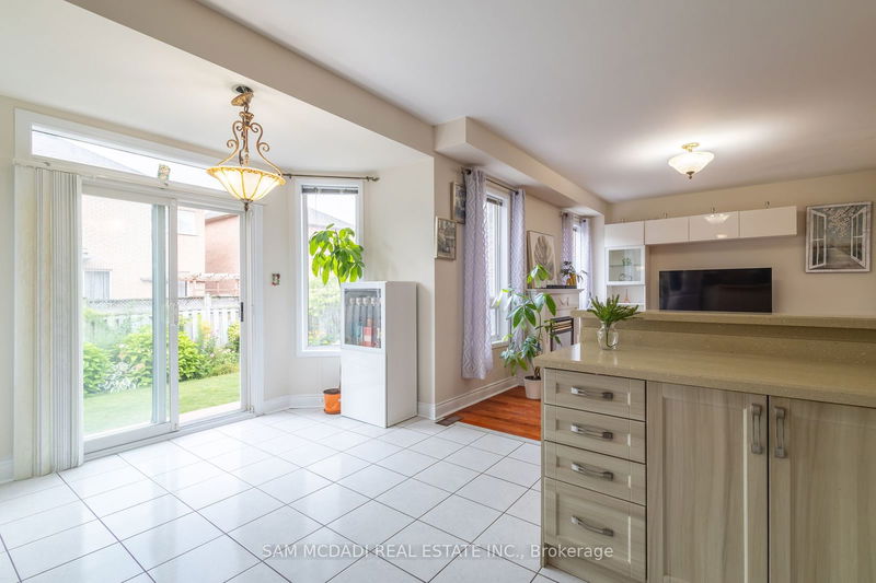 5562 Katy Gate  Mississauga, L5M 6M7 | Image 15