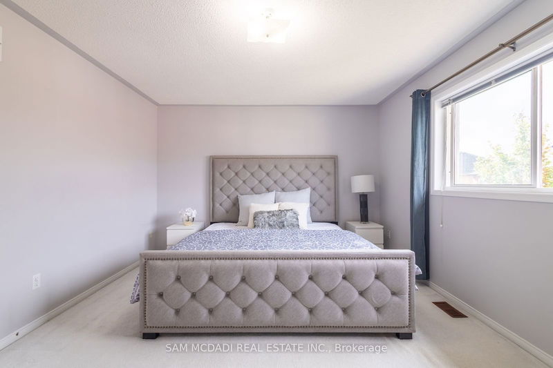 5562 Katy Gate  Mississauga, L5M 6M7 | Image 17