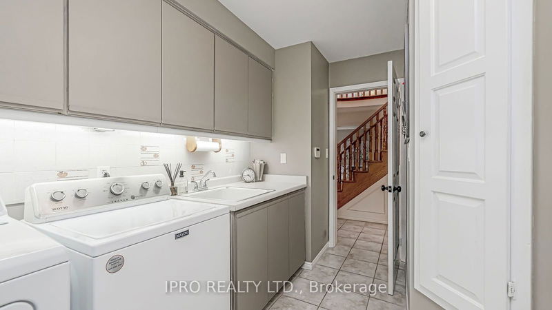 16 Grand Oaks Crt  Brampton, L6Z 3K7 | Image 20