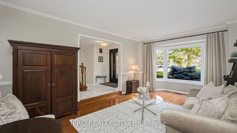 16 Grand Oaks Crt  Brampton, L6Z 3K7 | Image 8