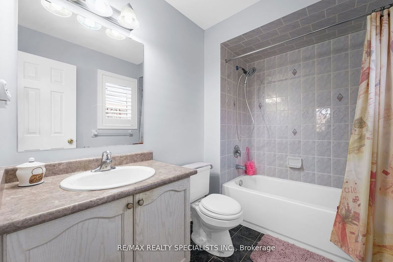 110 Pappain Cres  Brampton, L7A 3J7 | Image 17