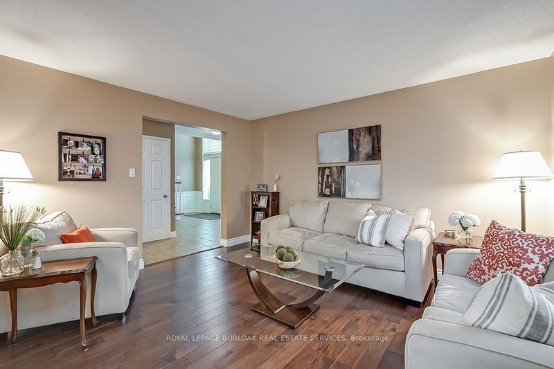 796 Hawkins Cres  Burlington, L7S 2C3 | Image 7