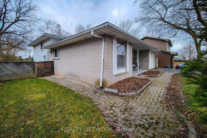 2145 Sandringham Dr  Burlington, L7P 1T8 | Image 3