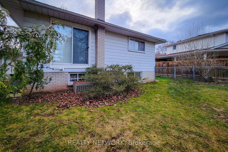 2145 Sandringham Dr  Burlington, L7P 1T8 | Image 8