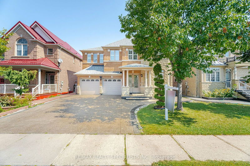 17 Valleycreek Dr  Brampton, L6P 2B7 | Image 2