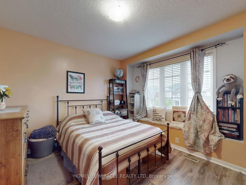 12 Bonavista Dr  Brampton, L6X 0N2 | Image 24