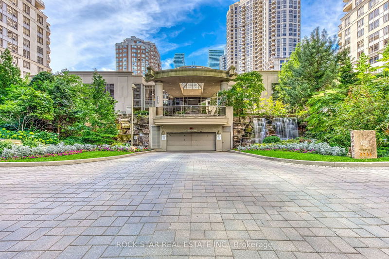  2701 - 3880 Duke Of York Blvd  Mississauga, L5B 4M7 | Image 2