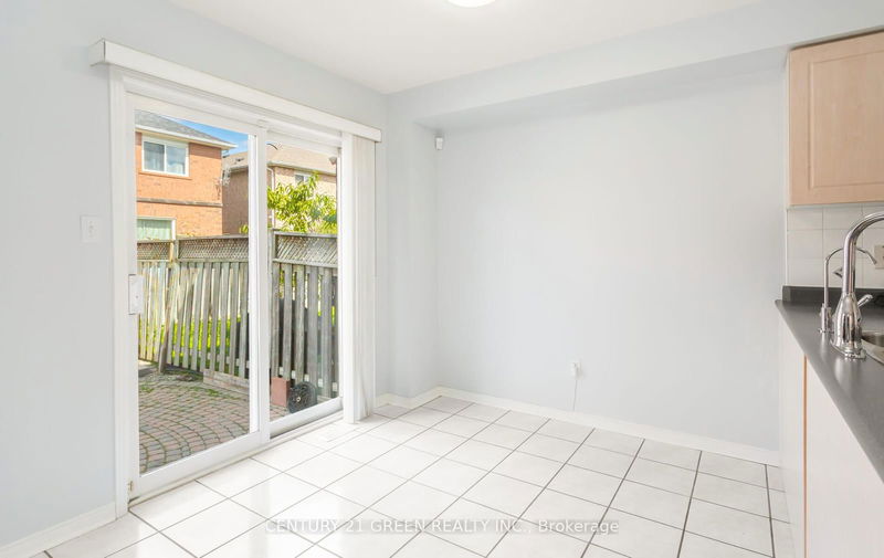 5 Tanglemere Cres  Brampton, L7A 1R7 | Image 17