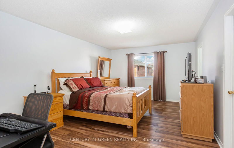 5 Tanglemere Cres  Brampton, L7A 1R7 | Image 21