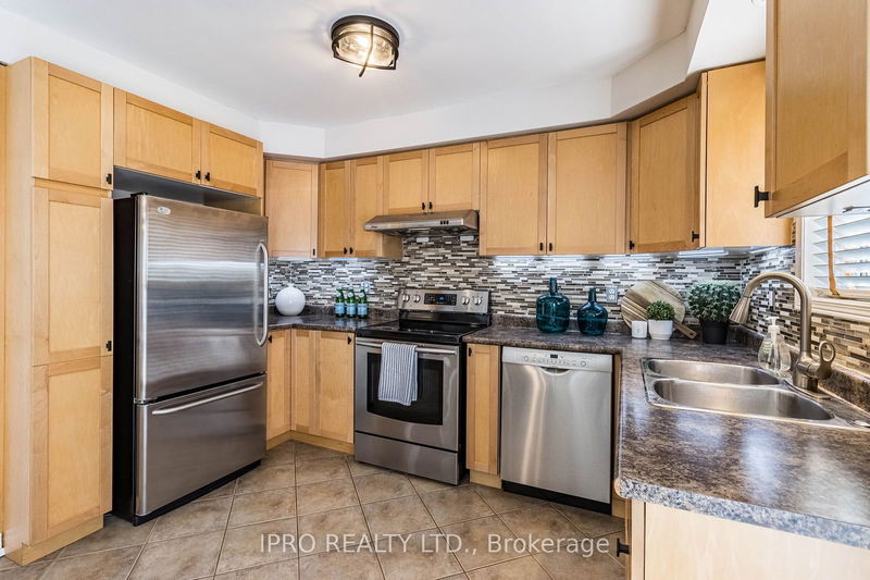 82 Brentcliff Dr  Brampton, L7A 3E8 | Image 7