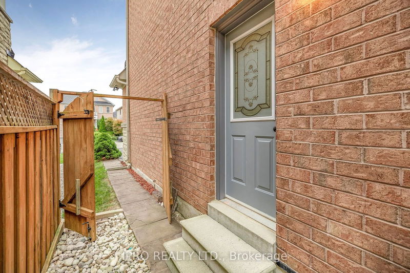 18 Lynnvalley Cres  Brampton, L6P 2H6 | Image 33