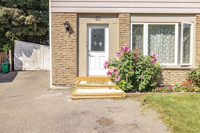 60 Chipwood Cres  Brampton, L6V 2E5 | Image 3