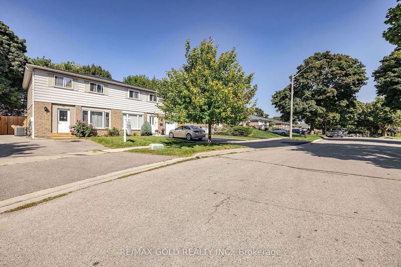 60 Chipwood Cres  Brampton, L6V 2E5 | Image 39