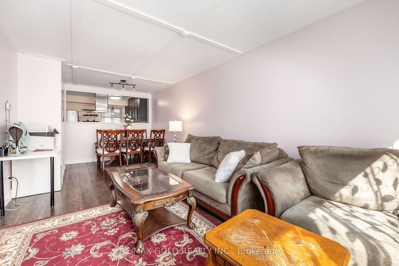 60 Chipwood Cres  Brampton, L6V 2E5 | Image 7