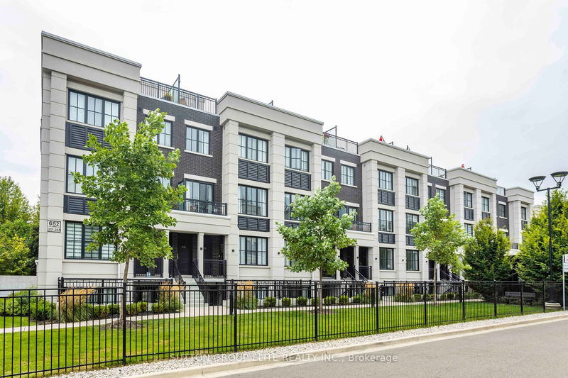  220 - 652 Cricklewood Dr  Mississauga, L5G 0B7 | Image 2