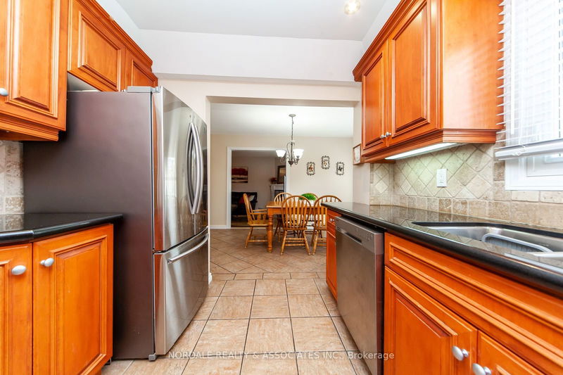 4485 Weymouth Commons Cres  Mississauga, L5R 1P5 | Image 10