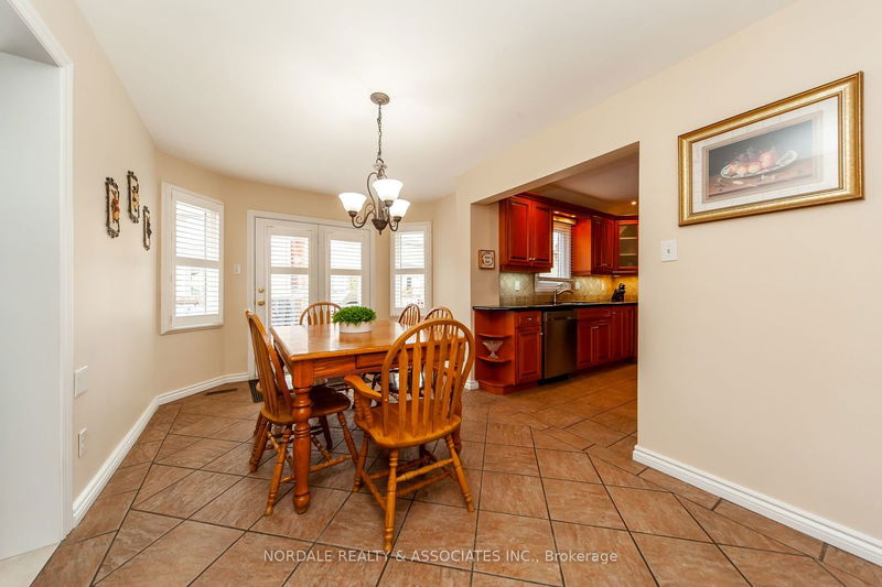 4485 Weymouth Commons Cres  Mississauga, L5R 1P5 | Image 12