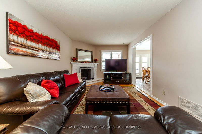 4485 Weymouth Commons Cres  Mississauga, L5R 1P5 | Image 15