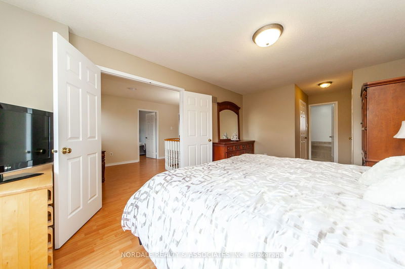 4485 Weymouth Commons Cres  Mississauga, L5R 1P5 | Image 20