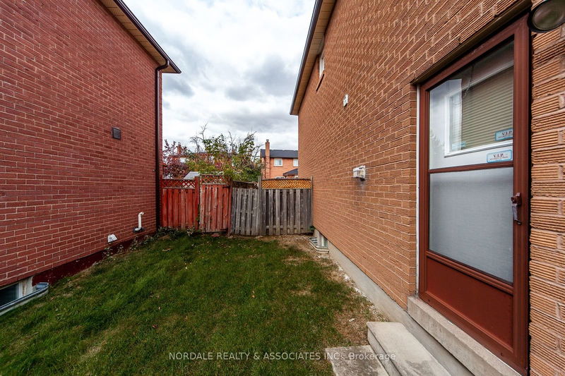 4485 Weymouth Commons Cres  Mississauga, L5R 1P5 | Image 38