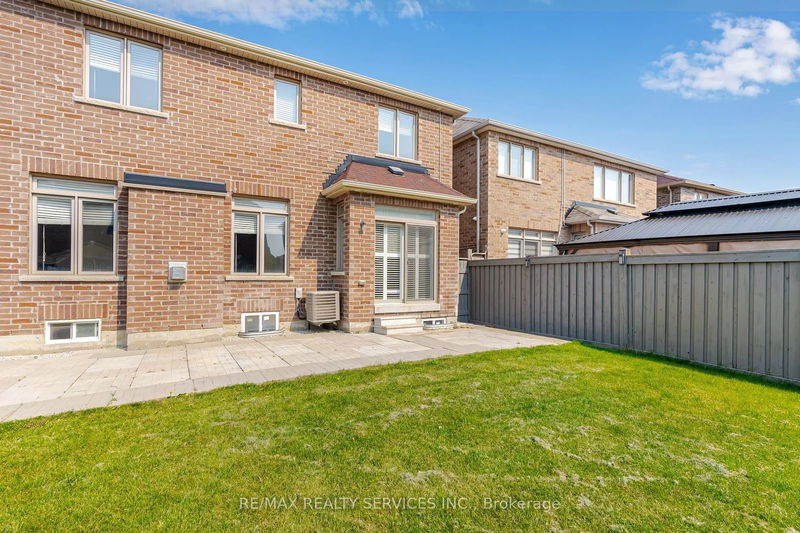 58 Russell Creek Dr  Brampton, L6R 0B6 | Image 37