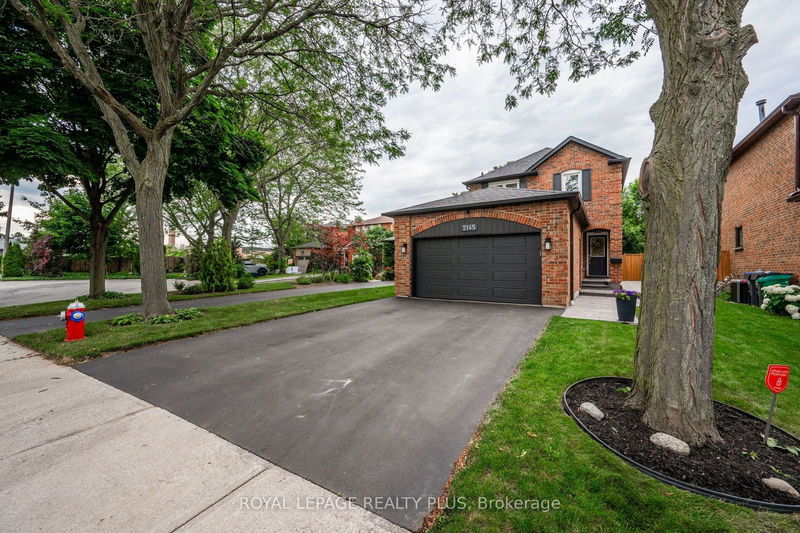 2145 Bosack Crt  Mississauga, L5K 2M1 | Image 2