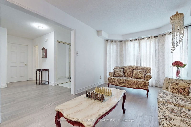 6182 SILKEN LAUMANN Way  Mississauga, L5V 1A3 | Image 3