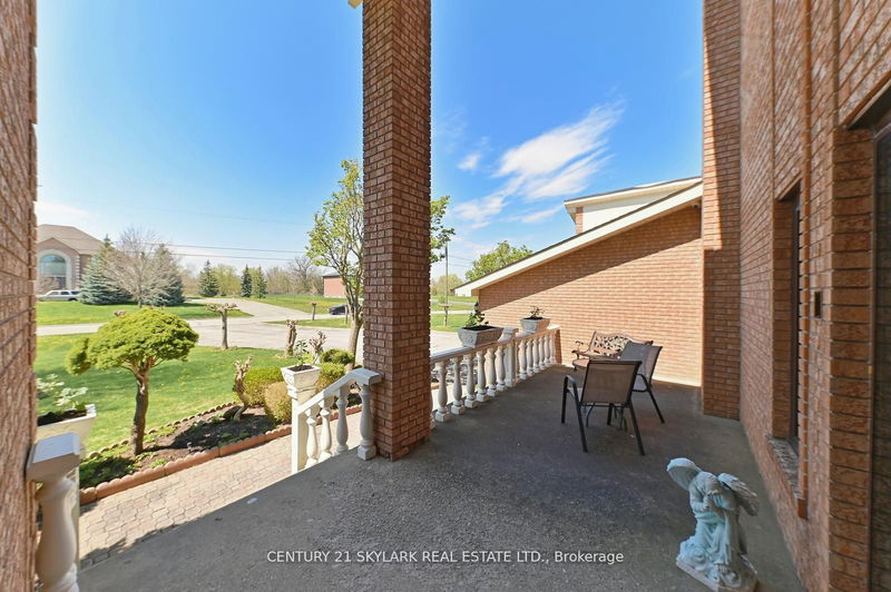 9 Princess Andrea Crt  Brampton, L6P 0G2 | Image 4