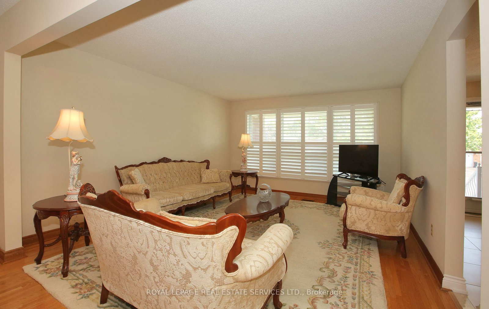 Listing Image 7