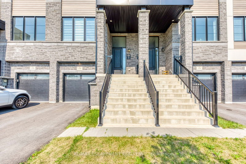 1488 Yellow Rose Circ  Oakville, L6M 5L3 | Image 2