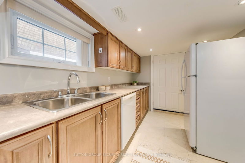 23 Hartley Ave  Toronto, M6E 4E7 | Image 30