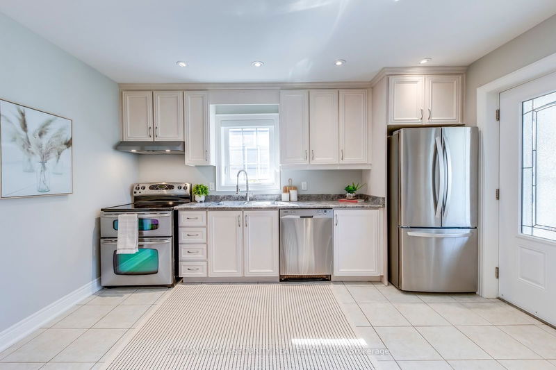 23 Hartley Ave  Toronto, M6E 4E7 | Image 9