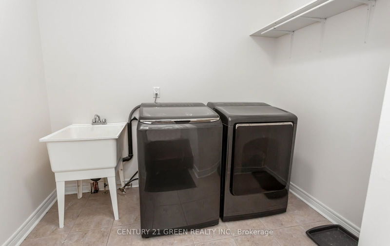 45 Chalkfarm Cres  Brampton, L7A 3W1 | Image 15