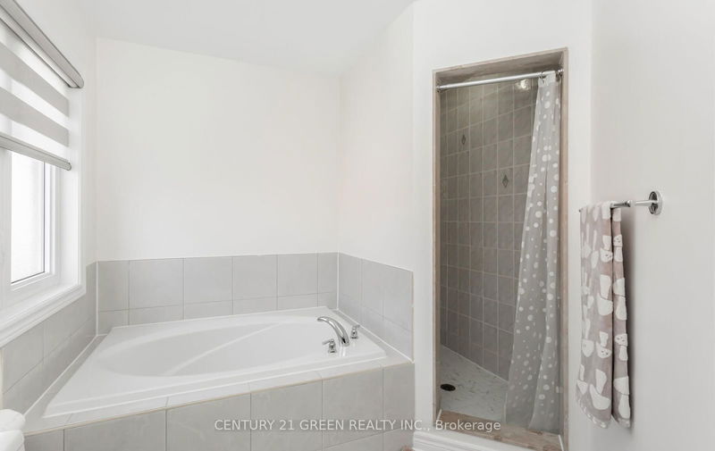 45 Chalkfarm Cres  Brampton, L7A 3W1 | Image 20