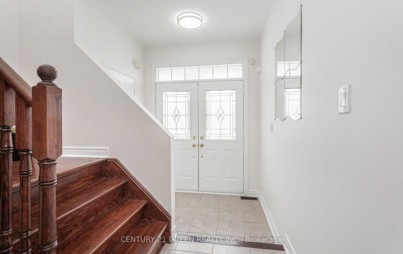 45 Chalkfarm Cres  Brampton, L7A 3W1 | Image 3