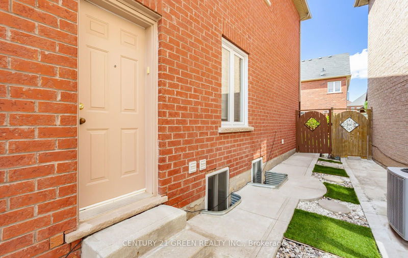 45 Chalkfarm Cres  Brampton, L7A 3W1 | Image 36