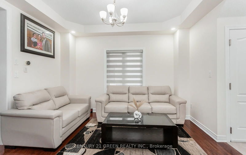 45 Chalkfarm Cres  Brampton, L7A 3W1 | Image 6