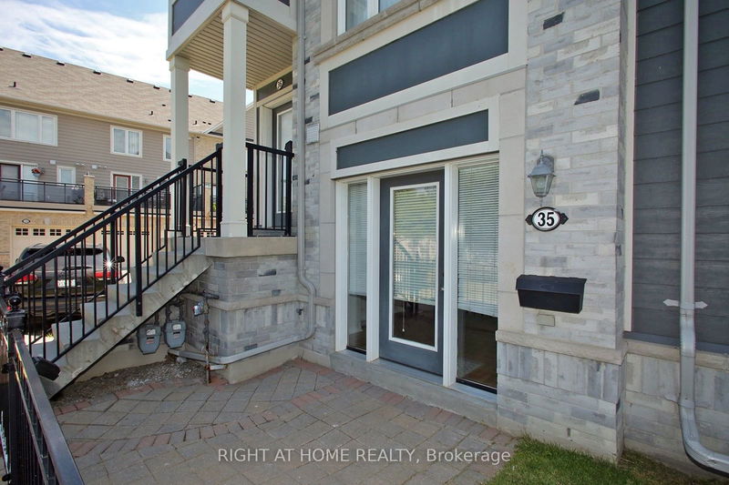  35 - 60 Fairwood Circ S Brampton, L6R 0Y6 | Image 2