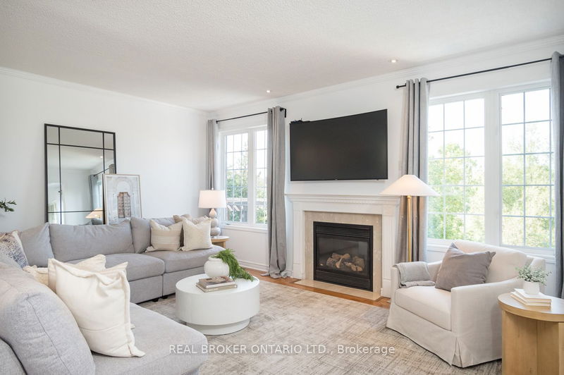 896 Hollinrake Cres  Milton, L9T 5T8 | Image 6