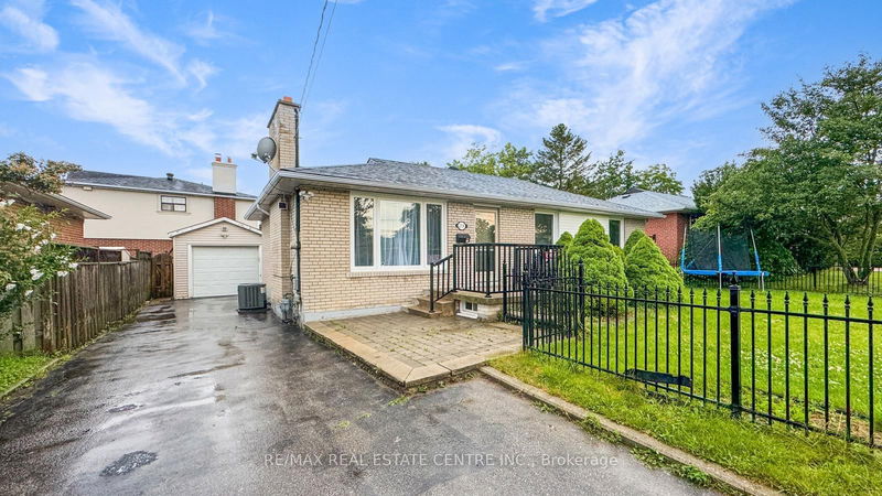 2518 Stillmeadow Rd  Mississauga, L5B 1X7 | Image 3