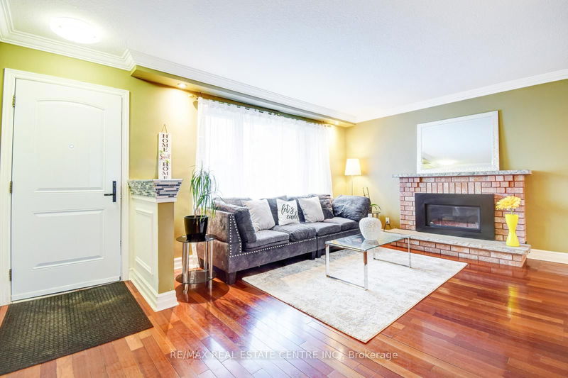 2518 Stillmeadow Rd  Mississauga, L5B 1X7 | Image 6