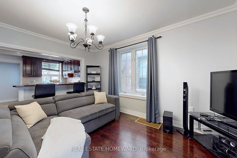 1425 Lansdowne Ave  Toronto, M6H 3Z9 | Image 5