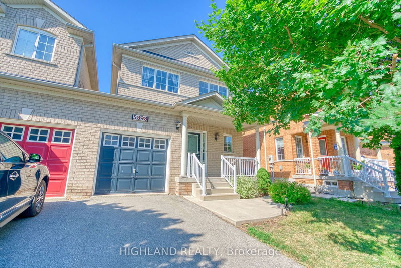home for lease on 5898 Manzanillo Crescent