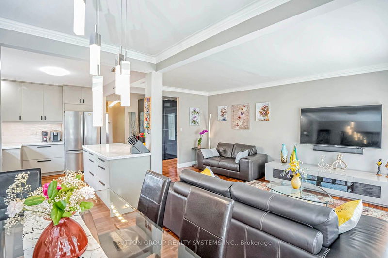 366 Renforth Dr  Toronto, M9C 2L9 | Image 12