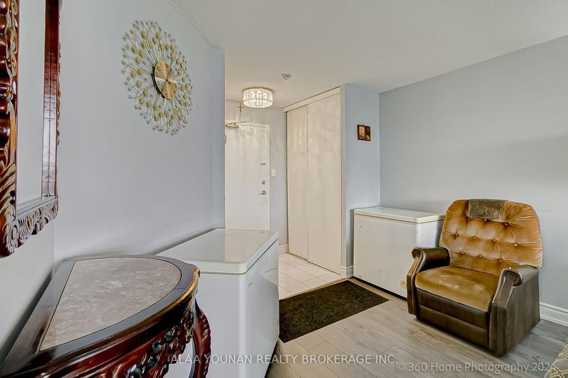  1206 - 1 Rowntree Rd  Toronto, M9V 5G7 | Image 4