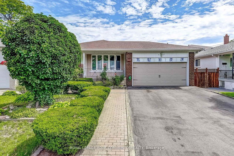 2127 Cliff Rd  Mississauga, L5A 2N6 | Image 1