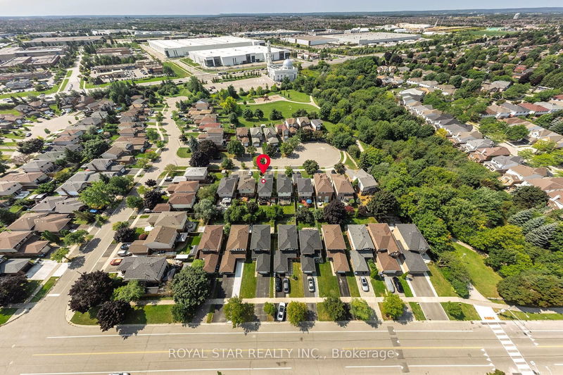 8 Sunshade Pl  Brampton, L6Z 2B8 | Image 3