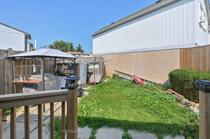 20 Hallcrown Crt  Brampton, L6S 2A7 | Image 22