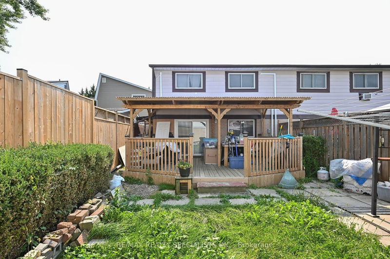 20 Hallcrown Crt  Brampton, L6S 2A7 | Image 23