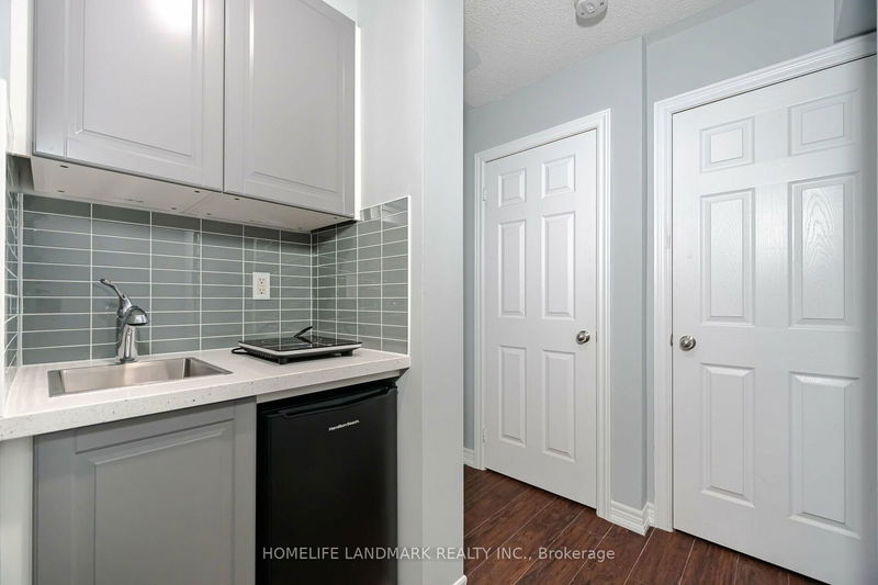 7 Rockbrook Tr  Brampton, L7A 4H8 | Image 14